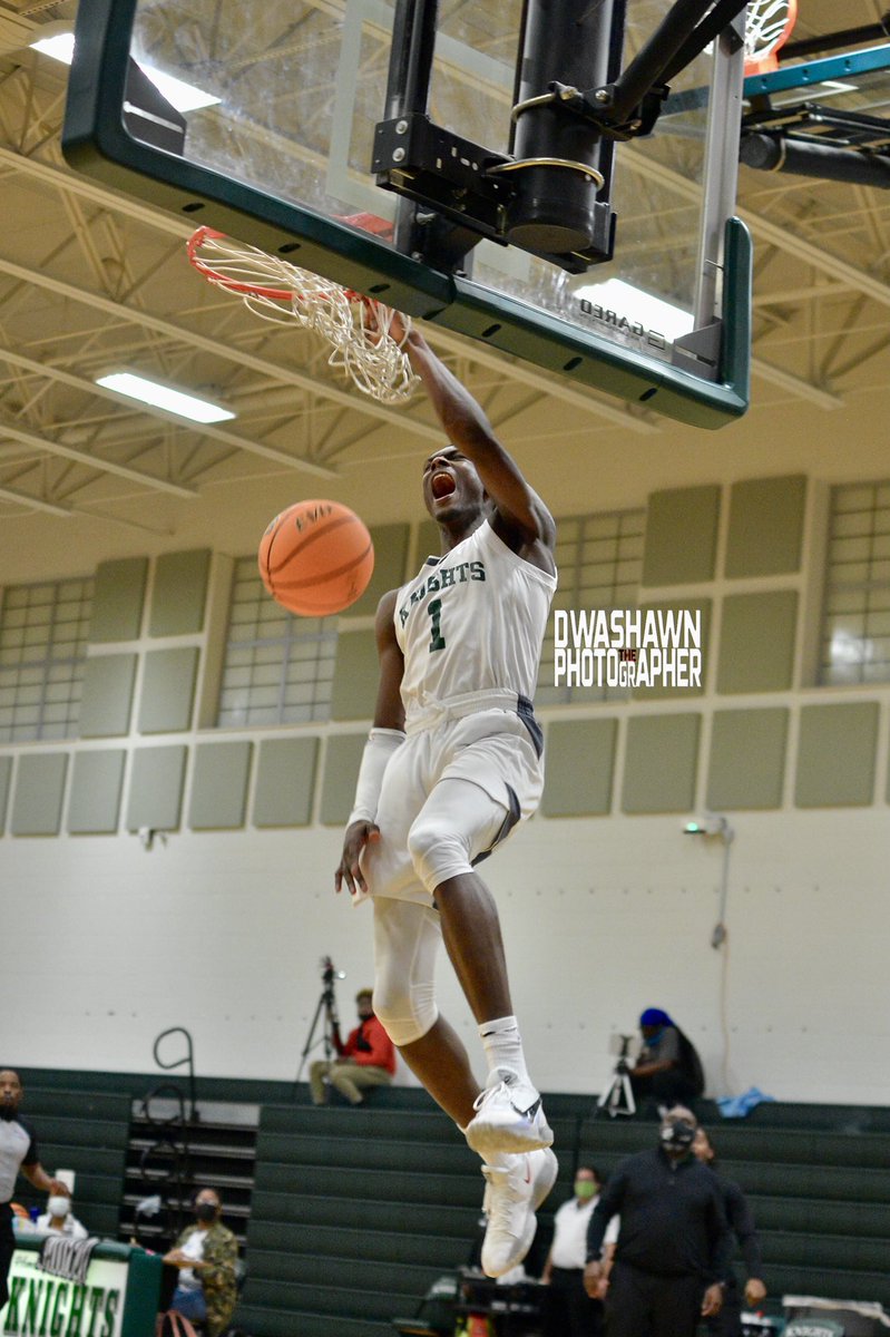 SCCPSS_HPEA's tweet photo. โผ๏ธโผ๏ธโผ๏ธKnights advance to to the Final Fourโผ๏ธโผ๏ธโผ๏ธ #WindsorForest #FinalFour #SavannahBasketball Photo Credit ๐ธ: @DwaShawnTP https://t.co/wHyATIdFl0