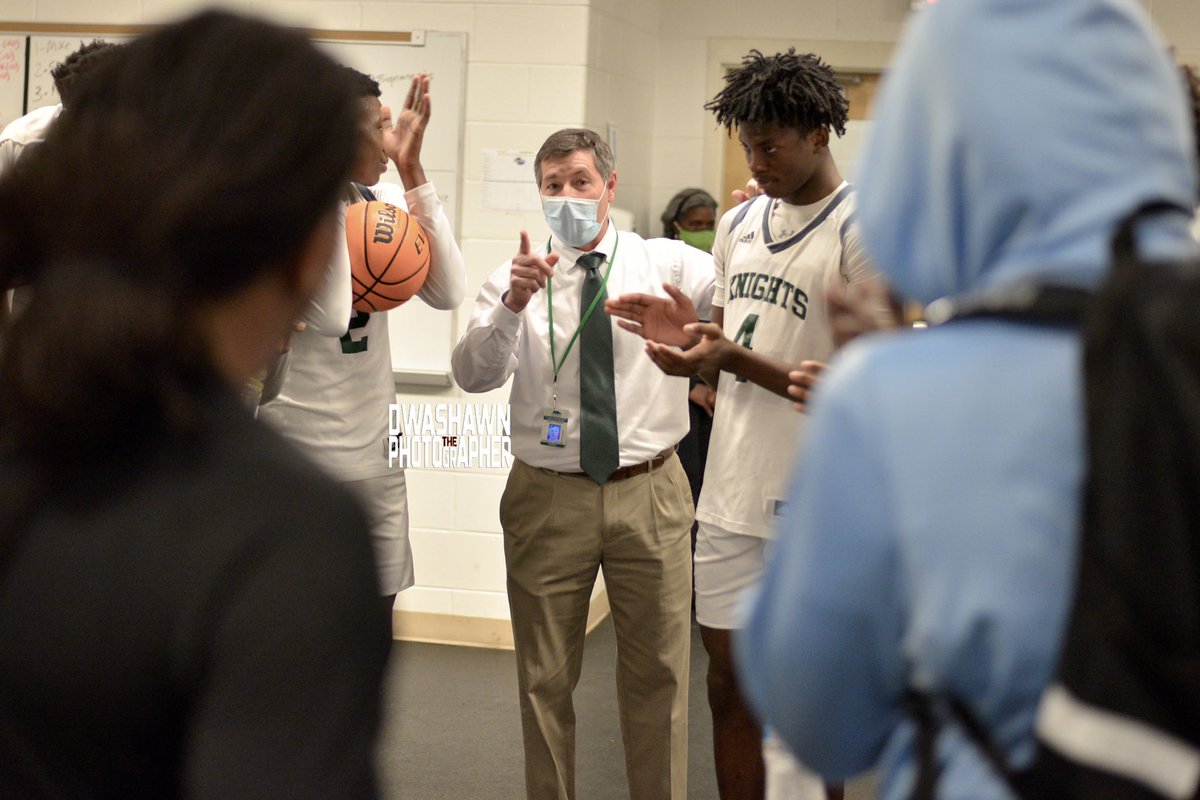 SCCPSS_HPEA's tweet photo. โผ๏ธโผ๏ธโผ๏ธKnights advance to to the Final Fourโผ๏ธโผ๏ธโผ๏ธ #WindsorForest #FinalFour #SavannahBasketball Photo Credit ๐ธ: @DwaShawnTP https://t.co/wHyATIdFl0