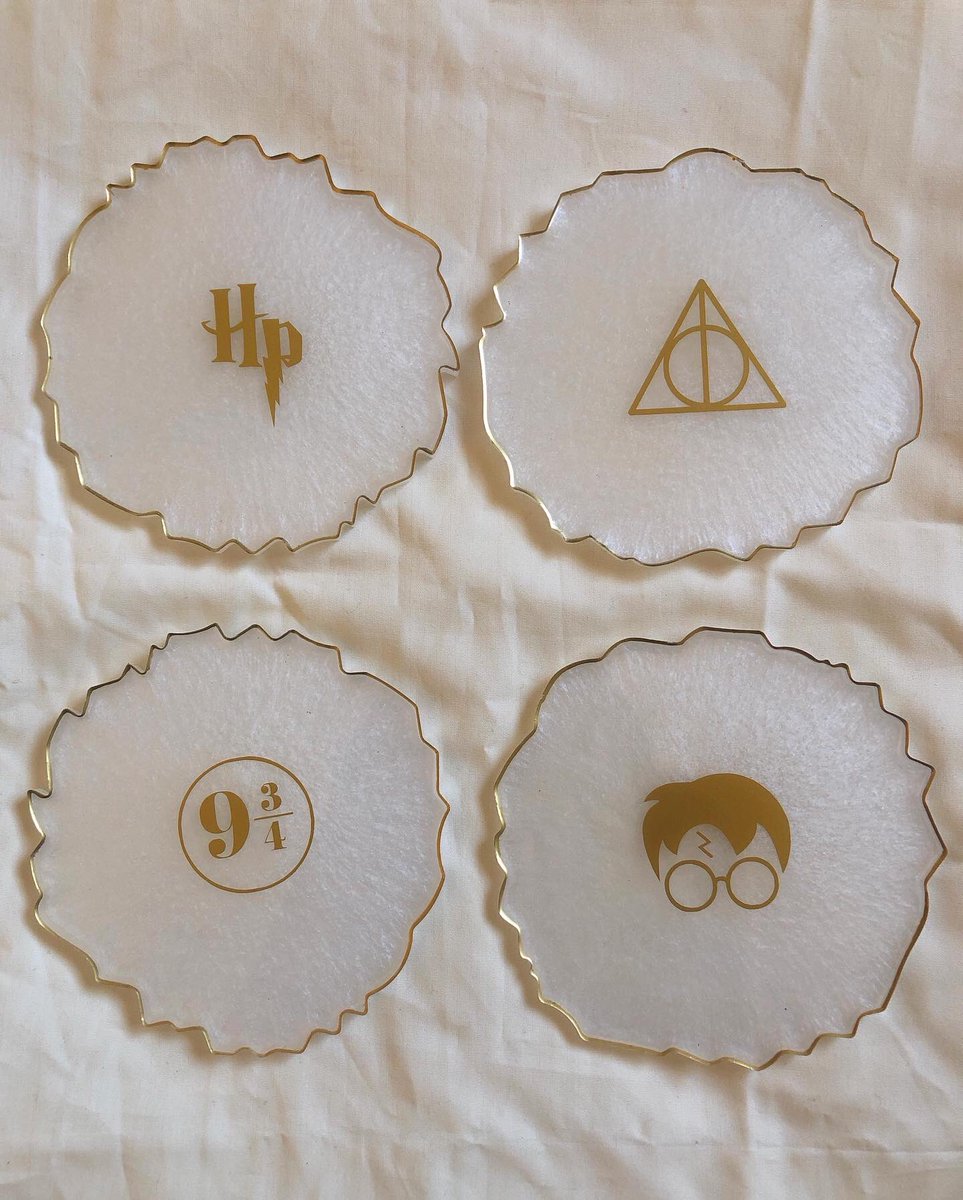 craftsbysonal's tweet photo. Harry Potter Coaster Set ⚡️ Available on https://t.co/J9WhbITj8R, launching March 8th at 12PM! https://t.co/3RcsQ1np9F
