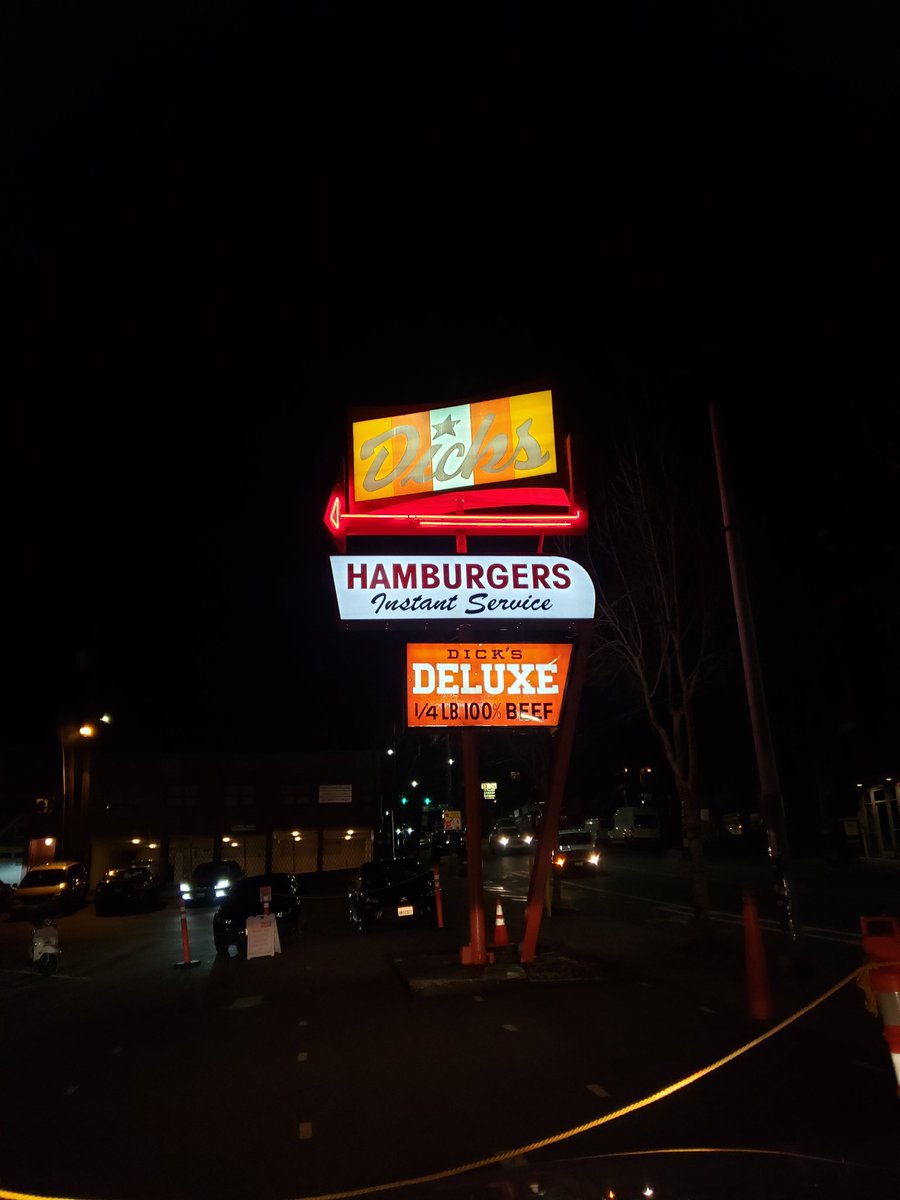 Shelley_Knight1's tweet photo. Because drives & music are free therapy... #DicksSeattle #famous #EatDicks #lol #StonerFam #AsianGirl #Seattle #music โฃ๐๐ถ https://t.co/dsAT31atXq