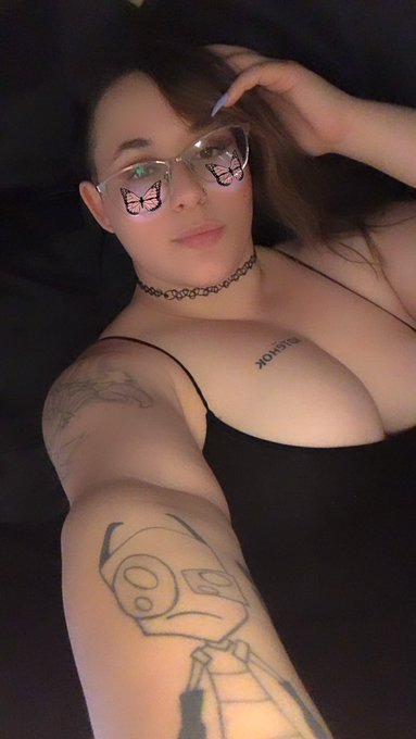 It&rsquo;s a boring Wednesday night... what are y&rsquo;all doin?  #phworthy #brazzer #twitchtv #wednesdaythought<a href="/tag/twitchtv"class="tags"><span>#twitchtv</span></a><a href="/tag/phworthy"class="tags"><span>#phworthy</span></a><a href="/tag/brazzer"class="tags"><span>#brazzer</span></a><a href="/tag/wednesdaythough"class="tags"><span>#wednesdaythough</span></a>