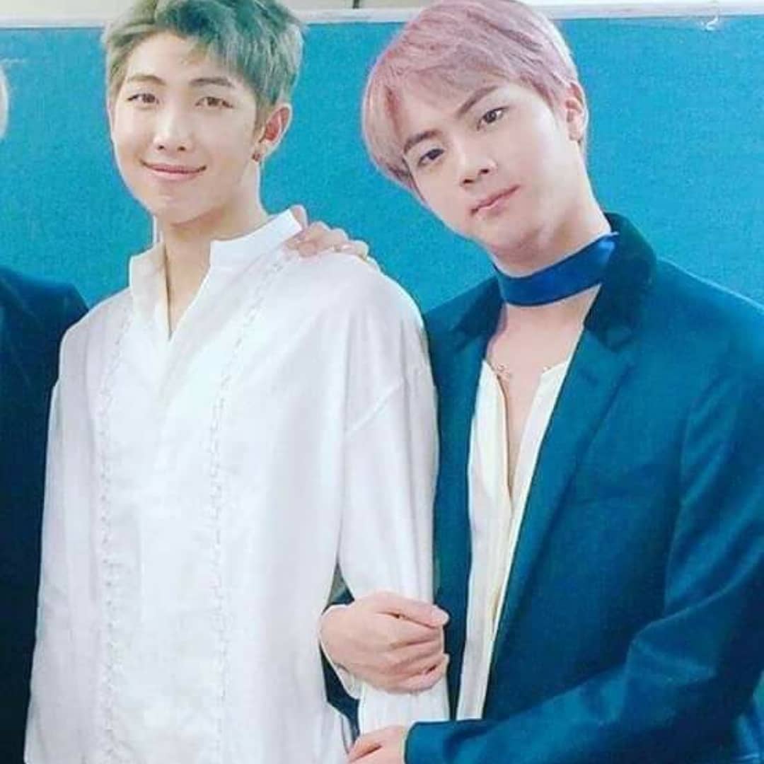 SharmilaKodan's tweet photo. Namjoon and jin loveπ₯°β€π
.. πα·TSββ¬π
#namjin #BTS #btsarmy #kimnamjoon #kimseokjin #minyoongi #junghoseok #parkjimin #kimtaehyung #jungkook #newpost #cute #follow #runepisode #bangtan #kpop #love #likeforlikeback #loveislove #beauty #btsforever #armyforever #explore https://t.co/5DWc9hFPLA