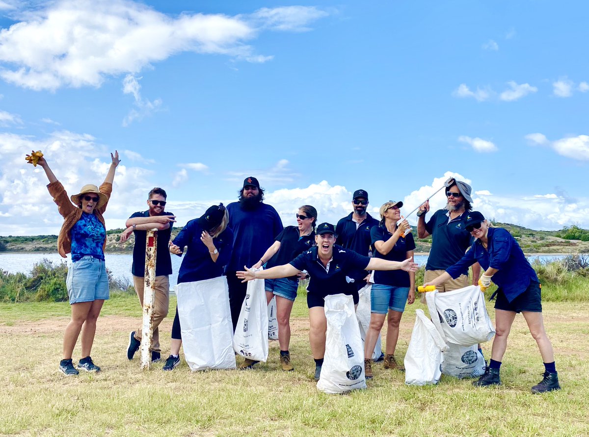 NACC_NRM's tweet photo. NACCers on the loose! This morning we spent some time in Greenough, picking up rubbish around the estuary as part of Clean Up Australia Day! #GoTeam #CleanUpAustraliaDay #KeepOurCoastsClean ♻️🚮🏝🌏 https://t.co/DV3OTacymn