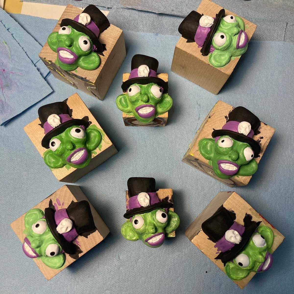 BrianABernhard's tweet photo. Made some headway painting my top hat Weirdos, I just need to paint the bloodshot eye veins, give them a black wash, then varnish the hell out of them!
#handmade #laartist #lapelpin #collactables #weirdart https://t.co/lYnuXI8s64