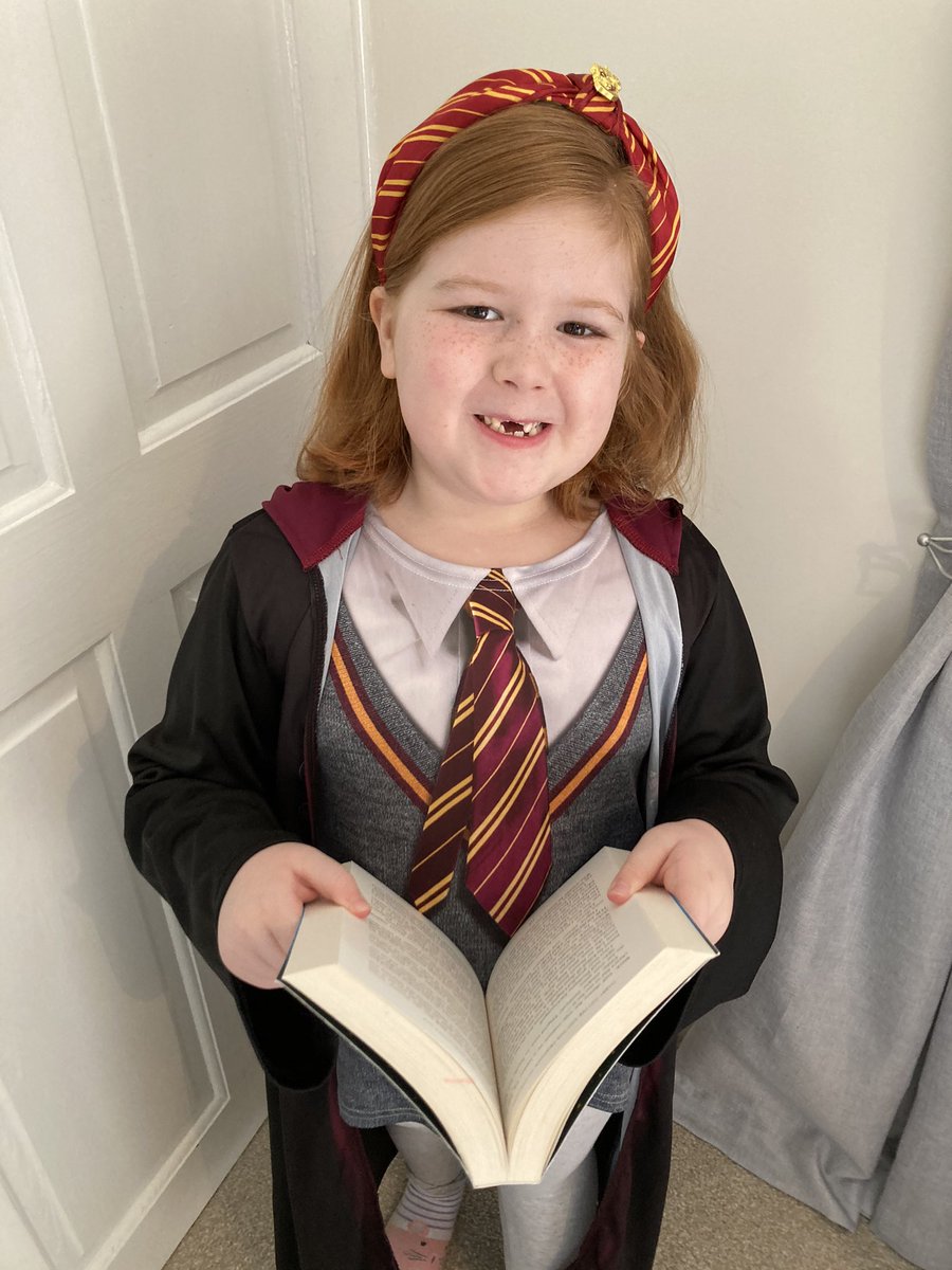 VickyHo10044319's tweet photo. @THWoodpeckers @TangHallPrimary Ginny Weasley ready for a day of home learning! #WorldBookDayUK #WorldBookDay #WorldBookDay2021 https://t.co/Ni2P4z2rYs