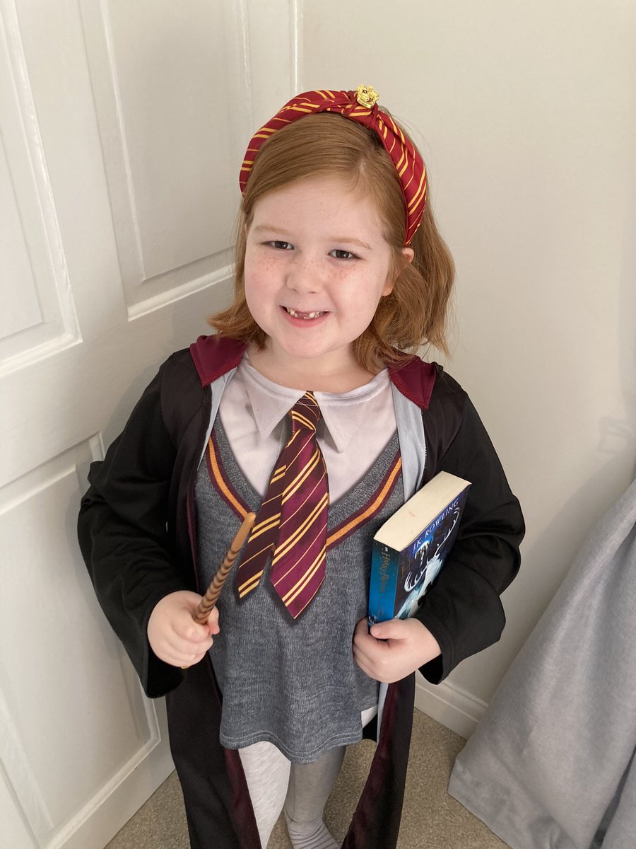 VickyHo10044319's tweet photo. @THWoodpeckers @TangHallPrimary Ginny Weasley ready for a day of home learning! #WorldBookDayUK #WorldBookDay #WorldBookDay2021 https://t.co/Ni2P4z2rYs