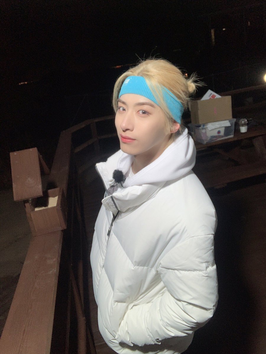official_ONEUS's tweet photo. [#시온]
너무너무 추웠던 날! 첫눈 오던 날!! 힘들었지만 행복한 추억 많았던 순간ㅎㅎ 날씨 오늘 완전 봄이에요!! 첫눈 온 게 엊그제 같은데ㅠㅠ 오늘도 시온한 하루 보내요! 오늘도 너무 많이 사랑해 우리 달님들🌎❤️🌙 https://t.co/85wKi3VoKP