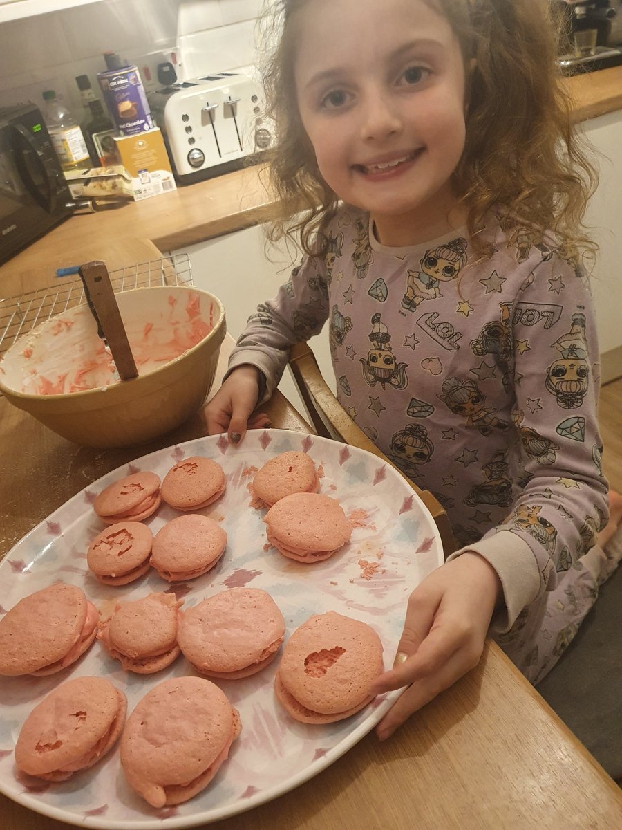 AmberFernandez_'s tweet photo. Arwen made Macaroons!
#hooray
#create
@Stukeley2017 
@RemoteStukeley https://t.co/pyhSg7IvCS