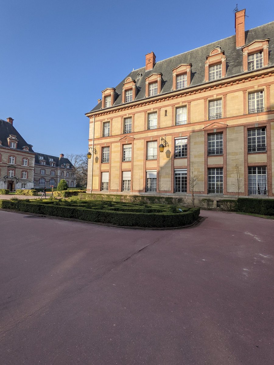 InterElles's tweet photo. Rejoignez-nous en direct de la Cité Universitaire pour le colloque du Cercle InterElles ! On débute avec @CatLadousse et @Pat_Lecocq #InterL21 #diversité https://t.co/jmnbj5xL8X