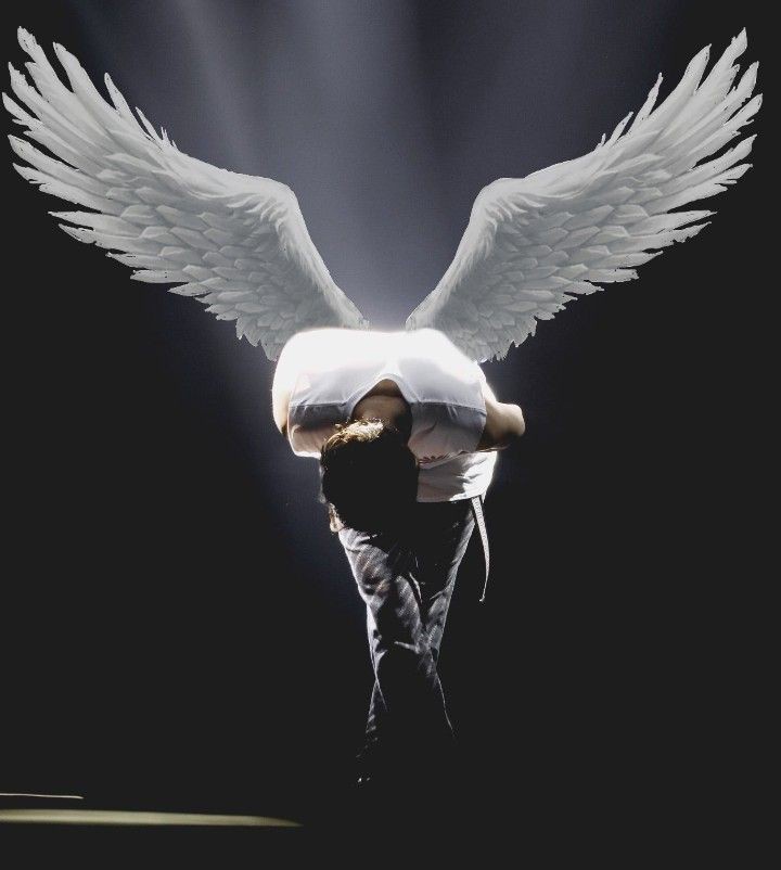 Louirya's tweet photo. God created an Angel who have the charms to make the world happy , Now you are trying cut that Angel's wings  ... 
Remember ! 
God won't be really happy about it!  
#AMewlionHearts
#StayStrongWithMew https://t.co/tSwJNgwAym