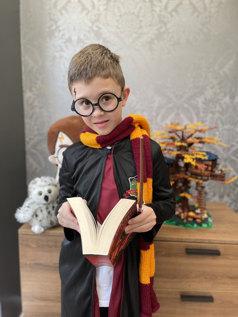 Happy world book day from Ethan in Southampton #WorldBookDay #WorldBookDay2021 #worldbookdayinlockdown #lovebooks #reading #books #harrypotter @itvmeridian @BBCSouthNews @dailyecho