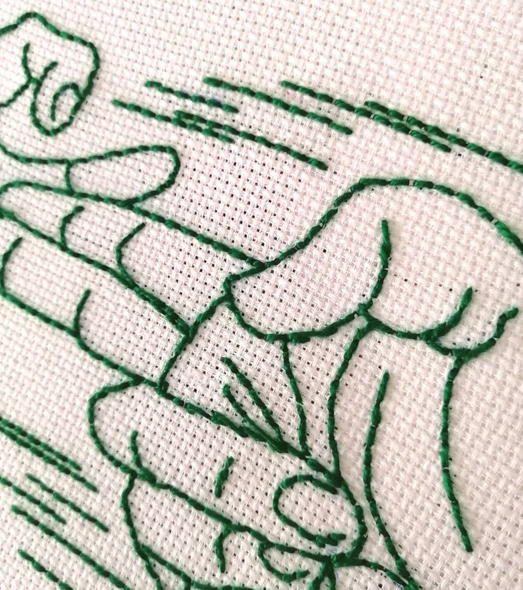 'PUM!' (tela sobre bastidor de 27cm).
#bastidor #bordado #bordadodibujado #sewingproject #clarasoriano #sewing #monocolor #pulse #green #embroidery #embroideryart #embroiderersofinstagram #embroideryartist #hands #sewinghands #diy #diydecor #clarasoriano
