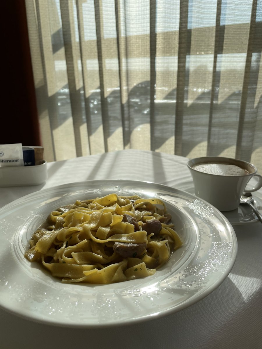 sitacanua's tweet photo. “All crew must stay within hotel premises” https://t.co/gEHKJR1E8a