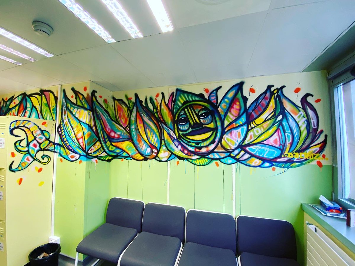 dacruzgraffiti's tweet photo. De la couleur à l’hôpital pour soutenir le personnel et les familles 🌈🙌🏽

#dacruz#dacruzgraffiti#graffiti#streetart#arteurbana#arteurbano#urbanart#arturbain#mask#masque#maskofthecity#colors#hopitalrothschild #hopitalfondationrothschild #paris#paris19#2021 https://t.co/l680vyugFM