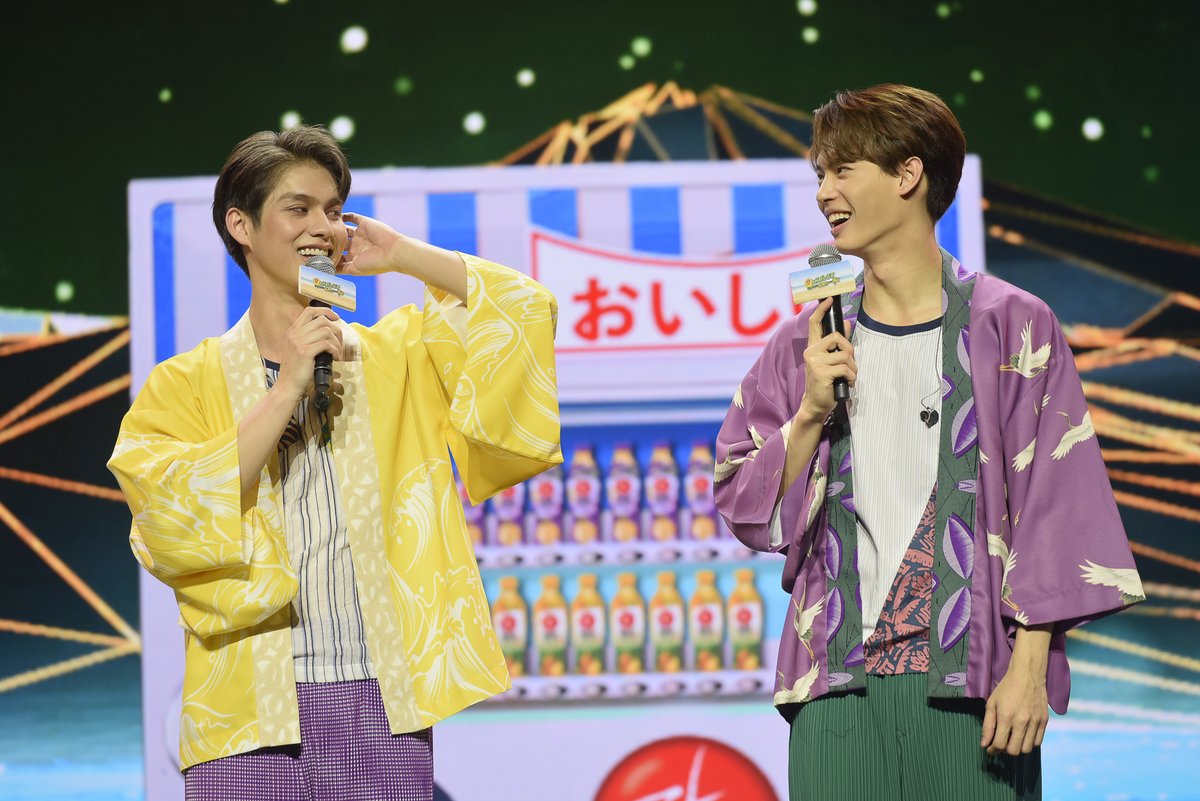 มาแล้ว! ภาพบรรยากาศสุดฟินกับงานเปิดตัวแคมเปญสุดยิ่งใหญ่ประจำซัมเมอร์นี้ #รหัสโออิชิได้ทั้งแลกและลุ้น มาพร้อมกับสองหนุ่มพรีเซ็นเตอร์สุดฮอต #ไบร์ทวิน จะสนุกและฟินขนาดไหน คลิกชมเลย > bit.ly/387XxO6 😍

#OishiSummer2021xBrightWin