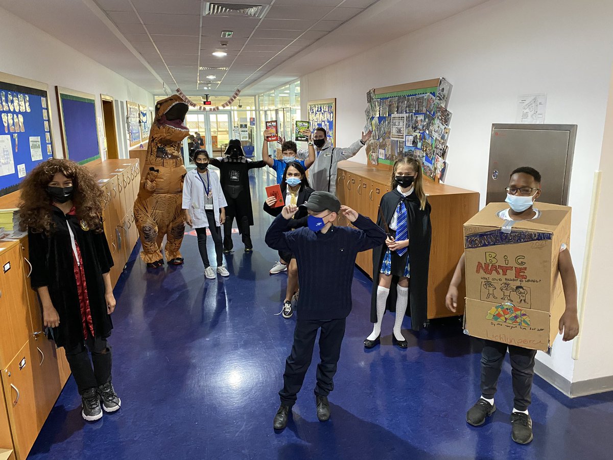 DBSJP_English's tweet photo. HAPPY WORLD BOOK DAY! 🌍📚 @DubaiBritishJP 🍎 @taaleemuae 🍎 #proudlytaaleem #beginsatdbsjp https://t.co/BxIkk2pTY5