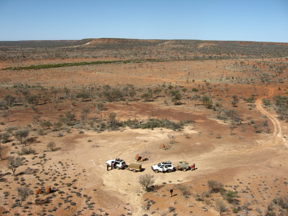 If you are looking for something different, or would like to experience Australia’s fascinating desert environment, join us in the Gibson Desert for an extraordinary journey from Perth to Alice Springs this April 🤠 
#adventure #outbackaustralia