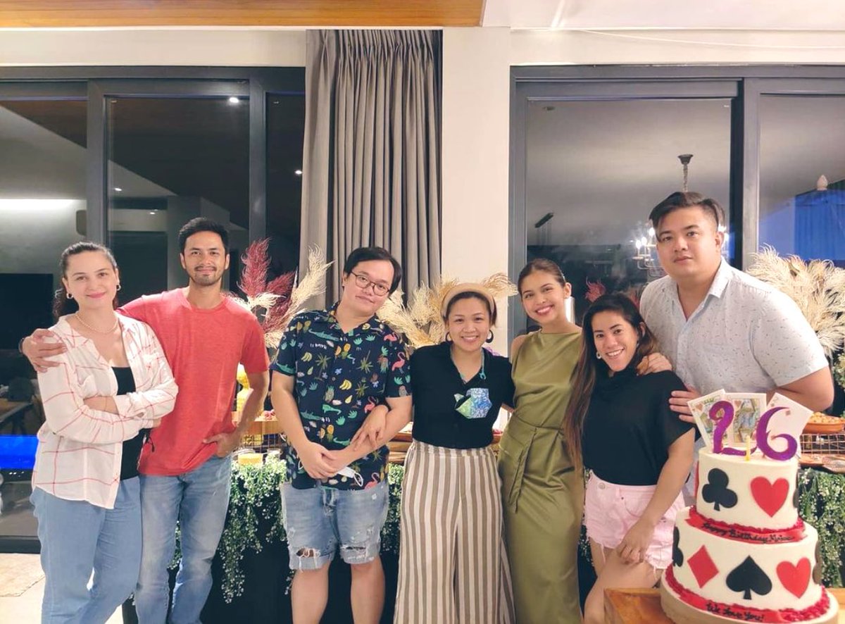 DG Fam!💛

(c) Kevin Santos

#68thMainesary | #MaineMendoza
Lost With You by Maine