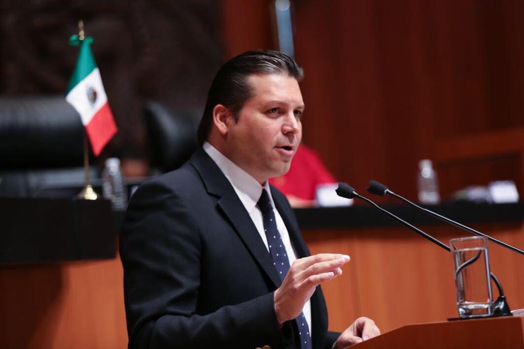 F_ChavezR's tweet photo. Entre muestras de cariño y admiración, se aprobó la solicitud de licencia de @MarioZamoraG para competir en este proceso electoral. Estoy seguro que la próxima visita será como Gobernador gestionando para Sinaloa. ¡Con todo! #SinaloaConMario 😊👌 https://t.co/HU4gbUKl5n