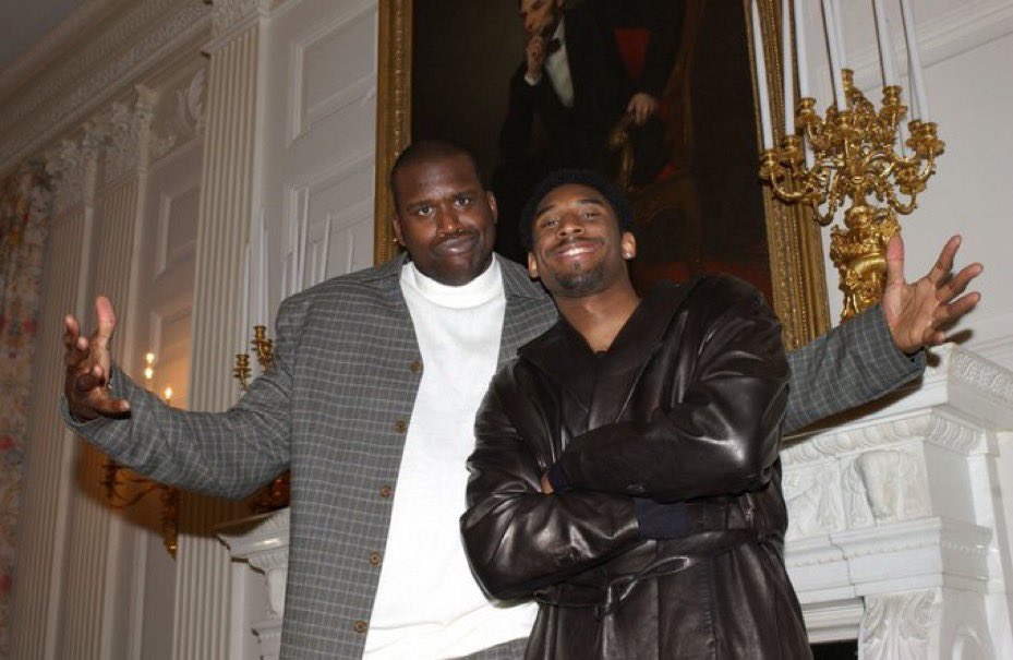 Hoopss's tweet photo. Shaq &amp; Kobe at the White House in ‘02. https://t.co/VTB366DXDm