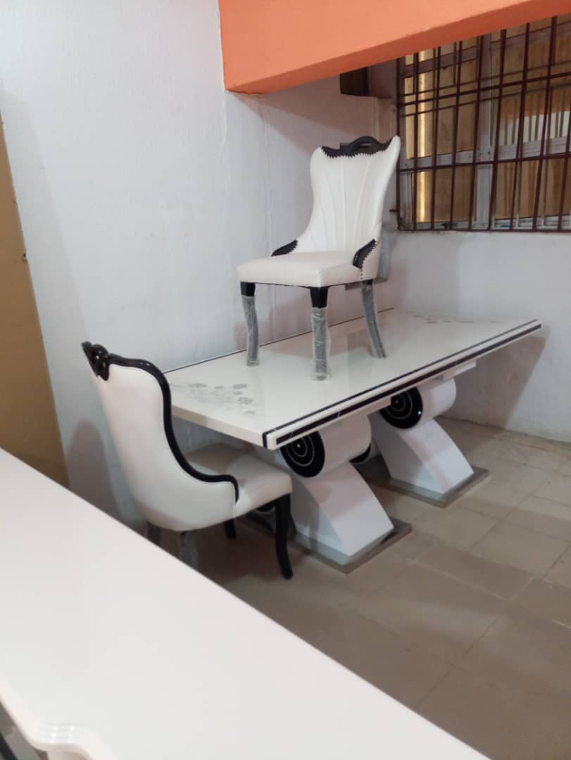 PlugFurniture's tweet photo. # flomer global Enterprise # beat interior designs # best price https://t.co/5hHJrH4EC6