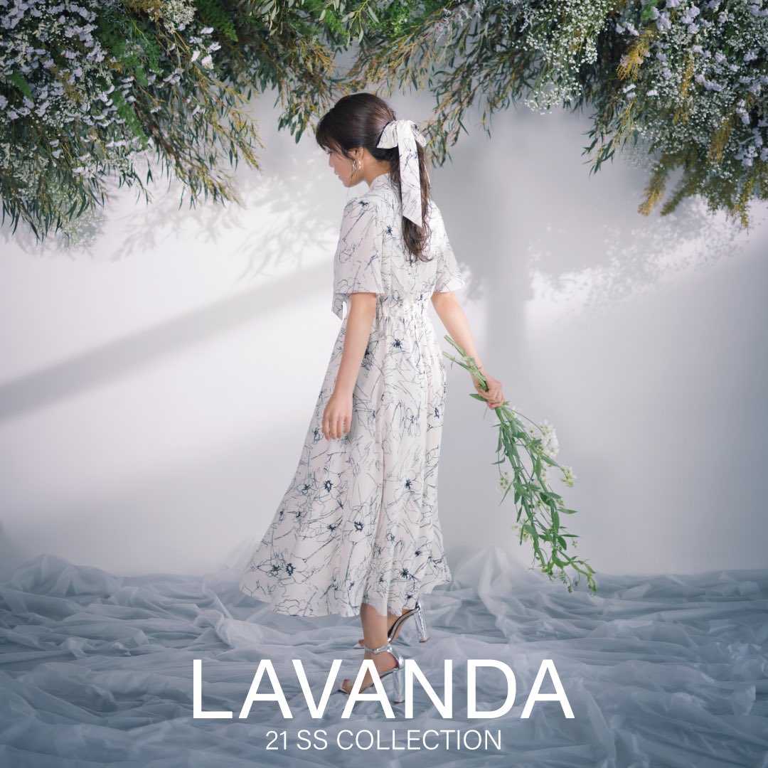 LAVANDA ボリュームパーカー 宇野実彩子