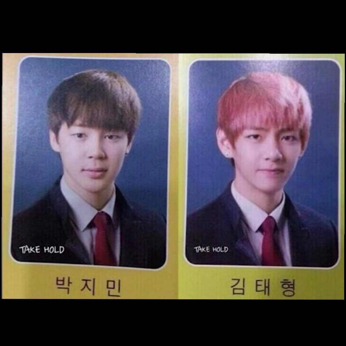 ggookiekoo's tweet photo. Happy graduation jimin and taehyung ๐๐bangga banget sama kalian berdua,tetep nge utama in pendidikan , pokoknya aku harus kaya kalian berdua!!! PROUD OF YOU VMIN ๐โโ๏ธ๐ #JiminTaehyunggraduation #CongratulationsVmin #ProudOfYouTaehyung #ProudOfYouJimin #vmin #HappyGraduationvmin https://t.co/lmFOpr9lkM