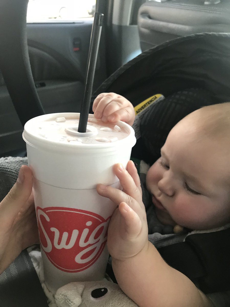 HannahWoolley1's tweet photo. Cannot believe how little this bub was! He loves the swig cookies and the little kids cups! 🍪 #freeswig @Swignsweets https://t.co/9aayepQiQq