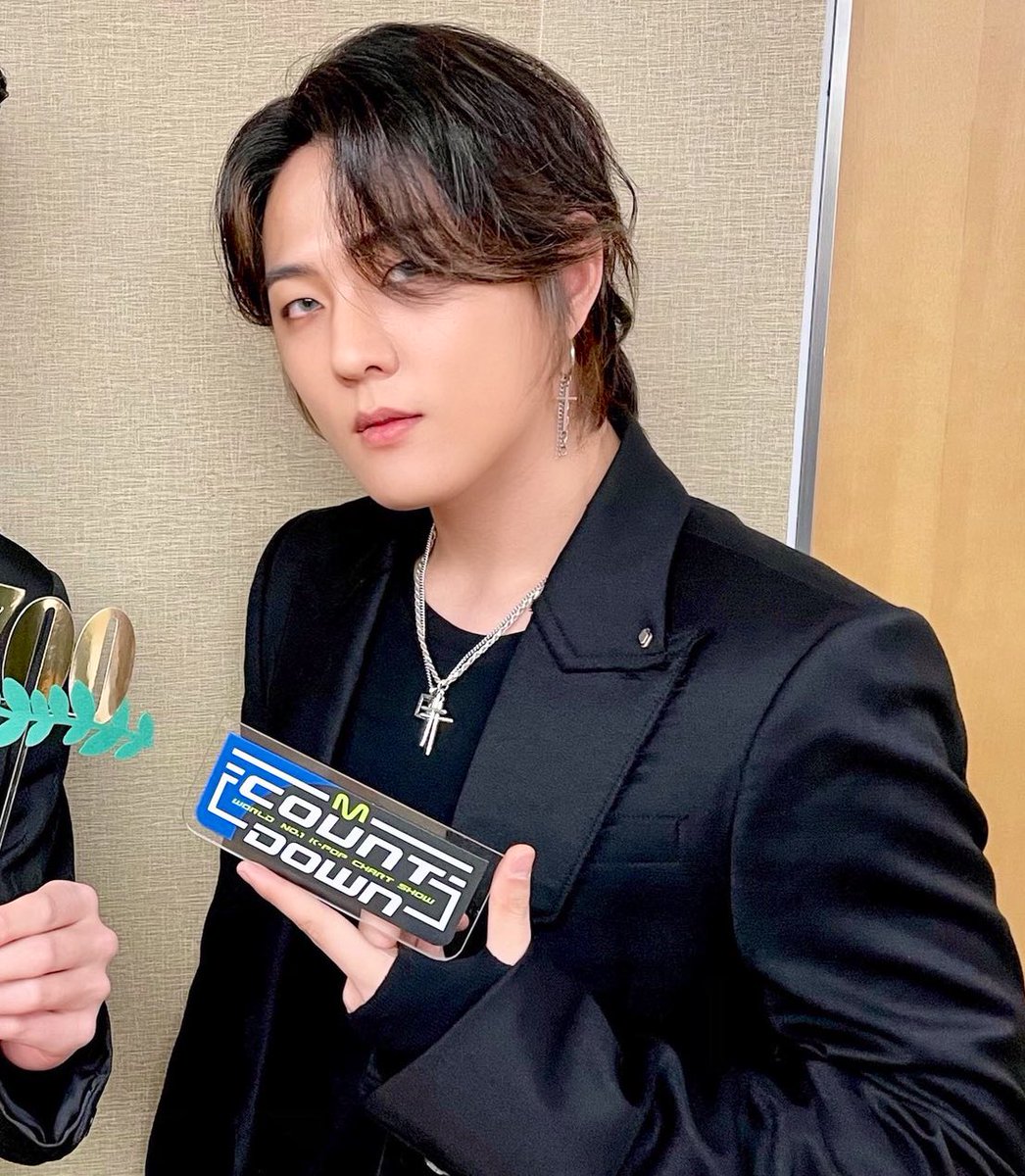 𝕂𝕀𝕄𝔸 あ めっちゃめっちゃめっちゃかっこいいよ 大人ドンヒョクだ Ikon 아이콘 Dk ドンヒョク 동혁 Donghyuk D Dong Ii Whywhywhy 왜왜왜