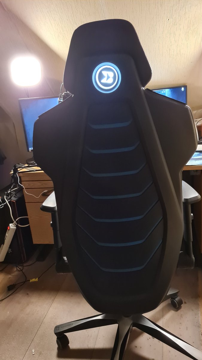 rylixo's tweet image. Wow - danke an @Backforce_gg . Mein Rücken bedankt sich sehr für dieses tolle Produkt 😍

#Backforce #gaming #stuhl #streamer