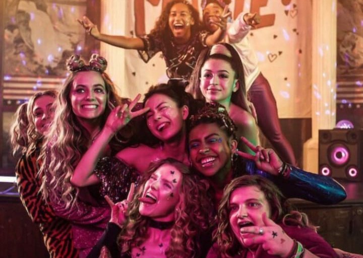 sinalangft_'s tweet photo. Apenas he terminado de ver Moxie hoy, me dejo sin palabras, la película y el libro demuestran como el mundo nos pone en listas de estándares o estereotipos que no están bien, la sexualización sobre una chica que usa tops y como hicieron que se tapara porque "provocaba" a los+ https://t.co/MA0r0vPlUZ