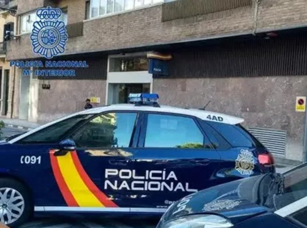 CgscUfp's tweet photo. La @Policianacional ha advertido de la detección en los últimos días de un tipo de #estafa relacionada con el envío masivo y de forma fraudulenta de mensajes de texto (SMS) conocida como #SMSing

#PoliciaNacional #Policia #Ufp https://t.co/SR23w3PFxA