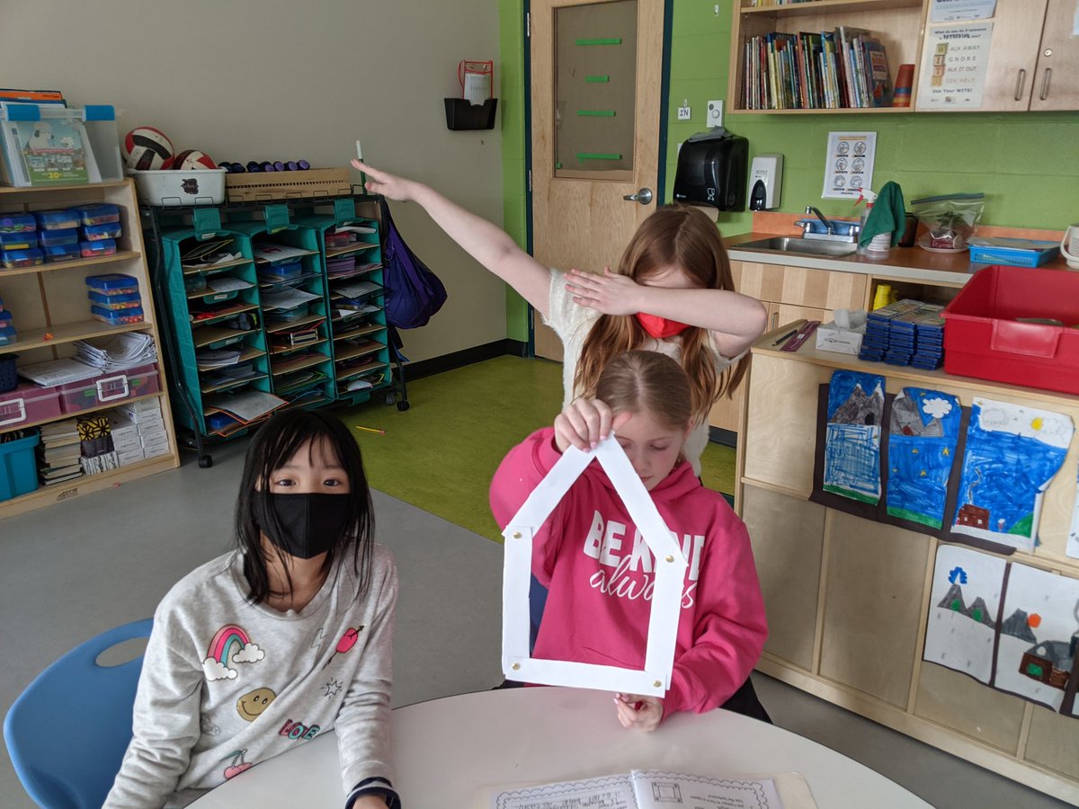 MsBarringtonCG's tweet photo. Using brass fasteners to experiment with ways that we can make structures stronger @ChristinaGFMPSD @FMPSD #iteachthird #scienceisfun #buildingandtesting #grade3istheplacetobe https://t.co/1vFyS3Eqh0