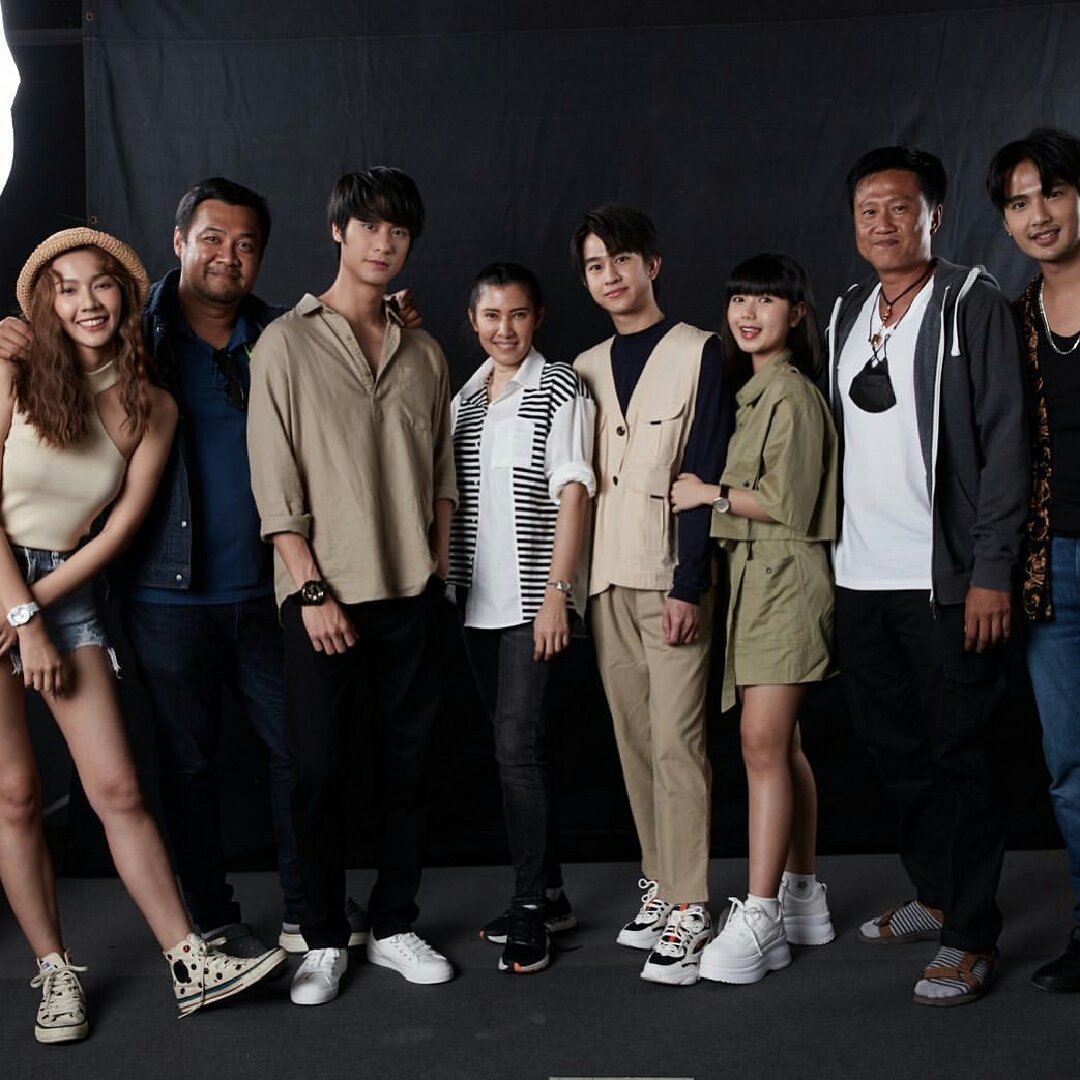 yui_peccato's tweet image. ดีใจนะจะได้เข้าโรงหนังอีกครั้ง ยิ่งเป็นผลงานของลูกจำได้ล่าสุดเรื่องไทยแลนด์โอลลี่  หนูพลอย @ploysnr จะเป็นเรื่องอาปัติ วันนี้สองคนได้เล่นด้วยกันสุดแสนวิเศษ แต่จากเสื้อผ้าหน้าผมหนูพลอยเหมือนจะมีพี่ฟลุ้คเป็นเพื่อนวิ่งหนีอะไร? หรือต้องวิ่งหนีพี่ฟลุ้ค 😂😂 หยอกๆๆๆ #เจ้าแก้มก้อน #นว