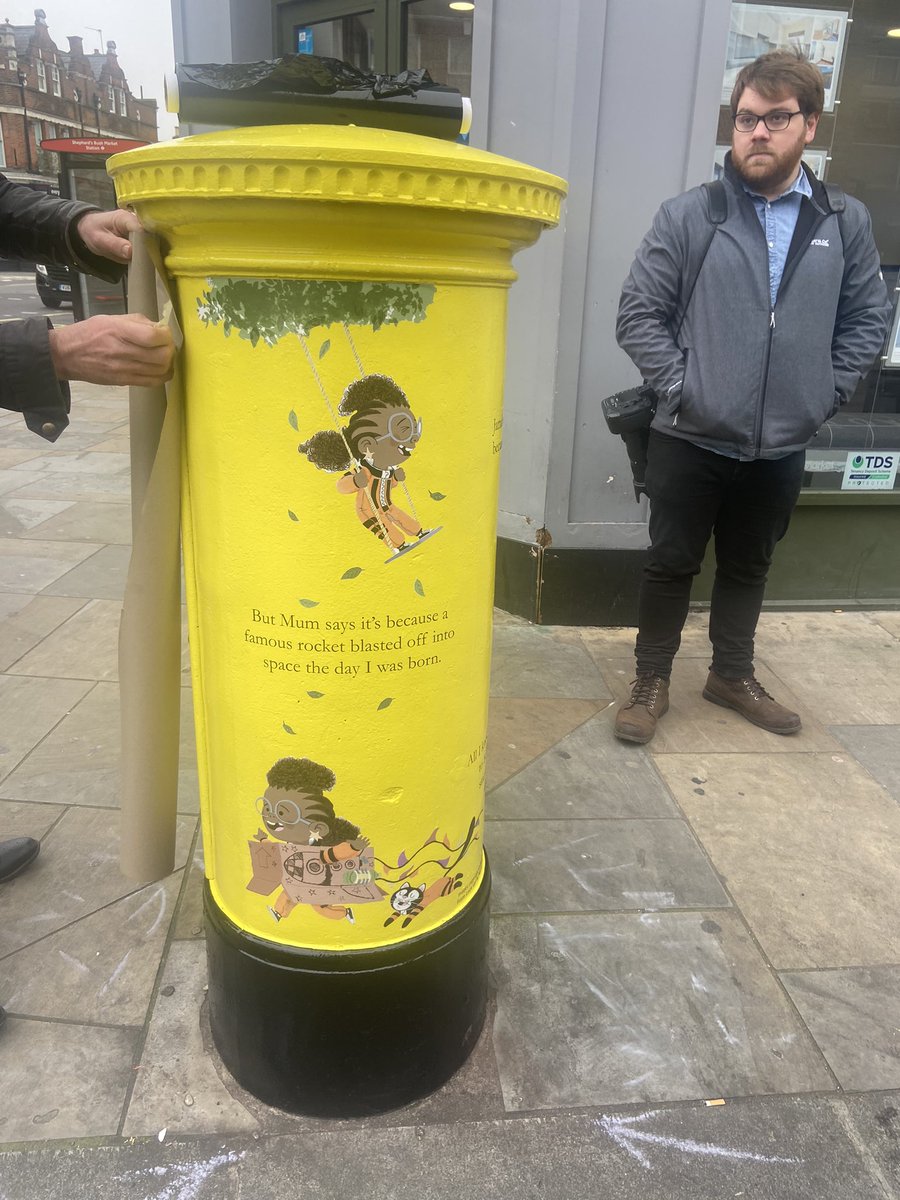 NathanBryon's tweet photo. Happy World Book Day! Totally honoured and flattered to have our own Royal Mail Postbox dedicated to LOOK UP! In my endzzz of Shepherds Bush woooooo!!!!! If you live near check it out!!! #mayorofsheperdsbush #WorldBookDay https://t.co/XdxpsdPXSP