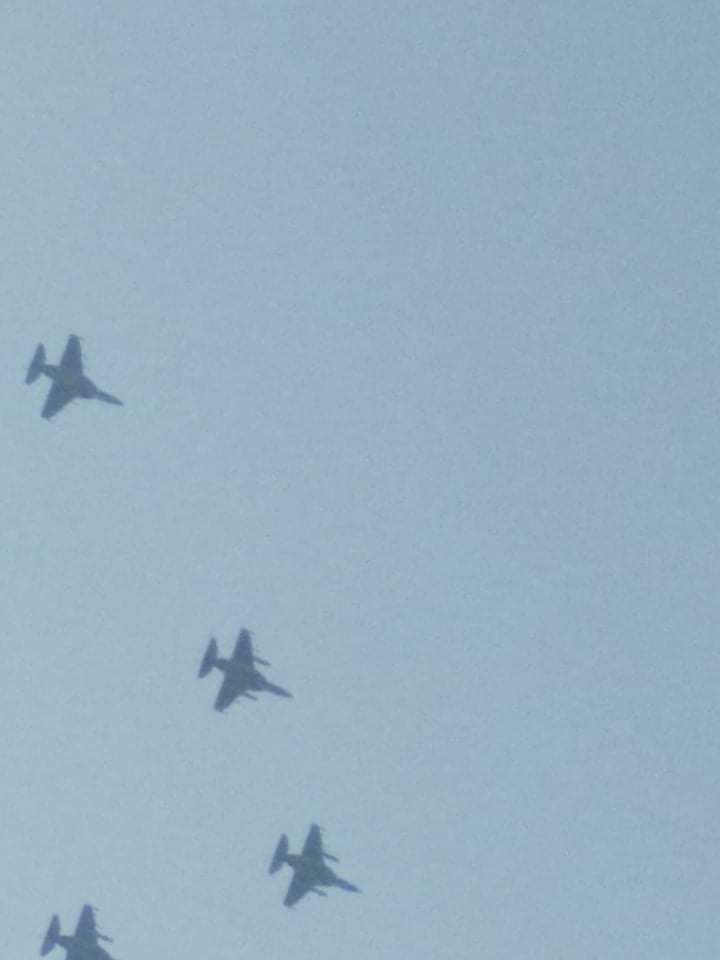 5 fighter jets were seen flying around in MANDALAY, heading from Nay Pyi Taw to Meiktila, this morning.
MILITARY MASSACRE
#Mar4Coup
#WhatsHappeningInMyanmar
