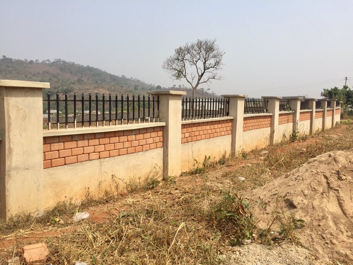 In 2017  a total sum of #8,996,124.58 was awarded for the Construction Of Perimeter Fence At CAC COMM P/S Oke Osun,  Along 132KVA Omisanjala, Ado Ekiti.

Project Status:This Project has been abandoned by the contractor 

#OpenContracting  
@BPP_EKSG 
@ppmonitorNG 
@ekitistategov
