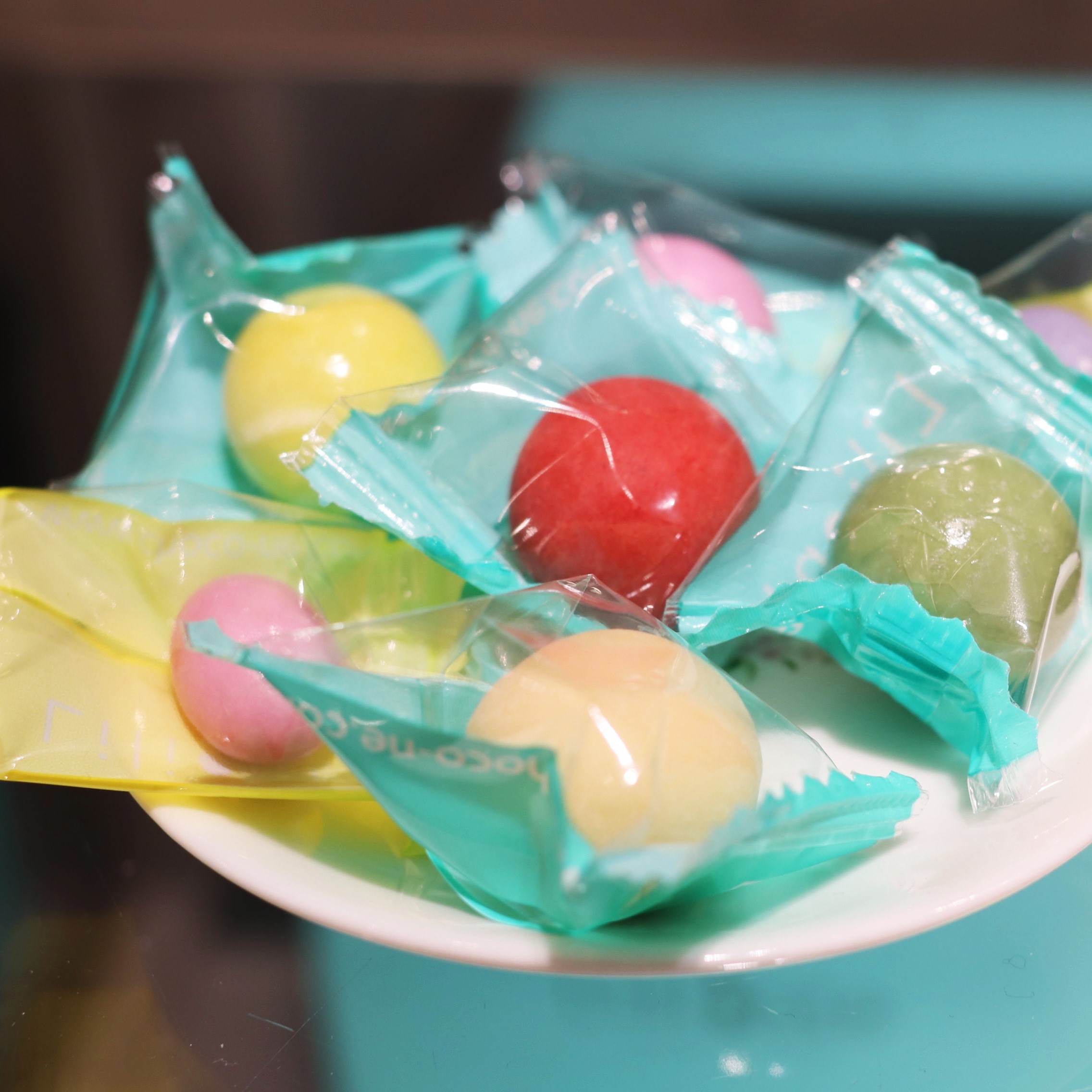 伊勢丹グルメ Isetan 大人もハマるお洒落なラムネ菓子を リリオンテ が紹介中 ラムネをチョコレートで包み 甘くてシュワっとした甘酸っぱい味が口に広がる癖になる味わいです T Co D40kk0djxj Twitter