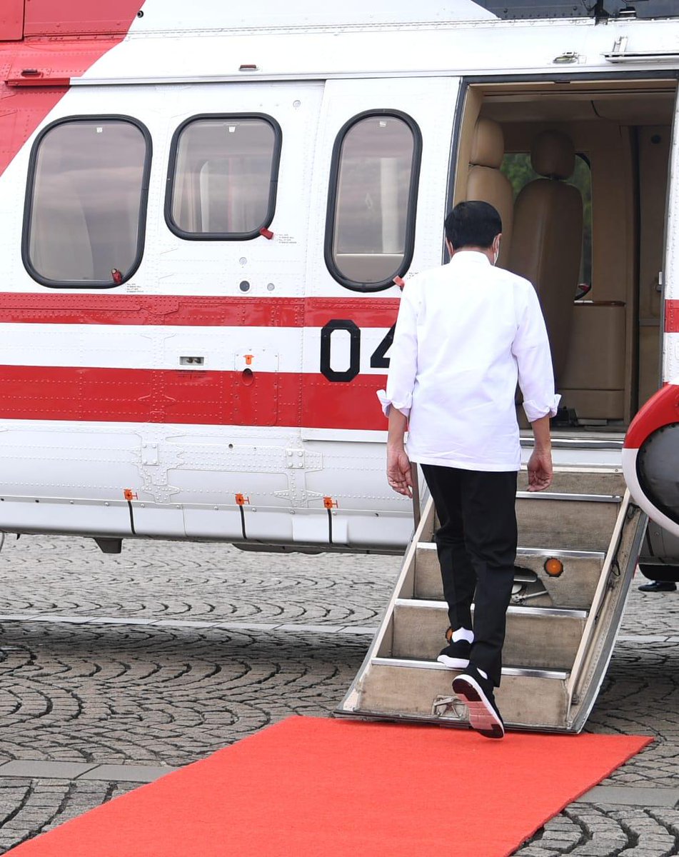 Dari helipad di Monumen Nasional, Jakarta siang ini, saya bertolak menuju Provinsi Banten dengan helikopter. 

Di Banten saya hendak ke Kab. Serang untuk meresmikan Bendungan Sindang Heula yang dibangun sejak 2015, lalu meresmikan kampus baru Universitas Sultan Ageng Tirtayasa.