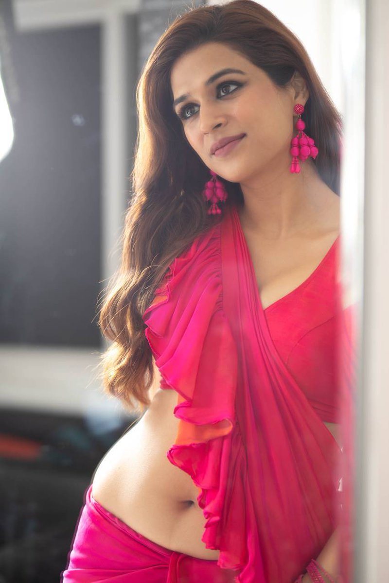 ShraddhaDas_Fan's tweet photo. Happy Birthday to Beautiful Smiling queen @shraddhadas43
Lots of love🥰😍
Wish you a good luck and more Happiness fills in your Life🥳🤩🎁🎂🎈🎉🎎🍭🍫💫💥
#HBDShraddhaDas #DimplesQueen
KeepSmiling and Spread all your Love to Us🥰 https://t.co/5XW4XpdEm2