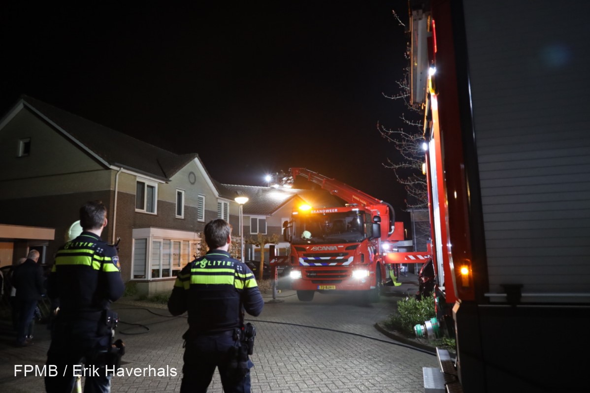 Brand aan de Lindehof in Drunen -..