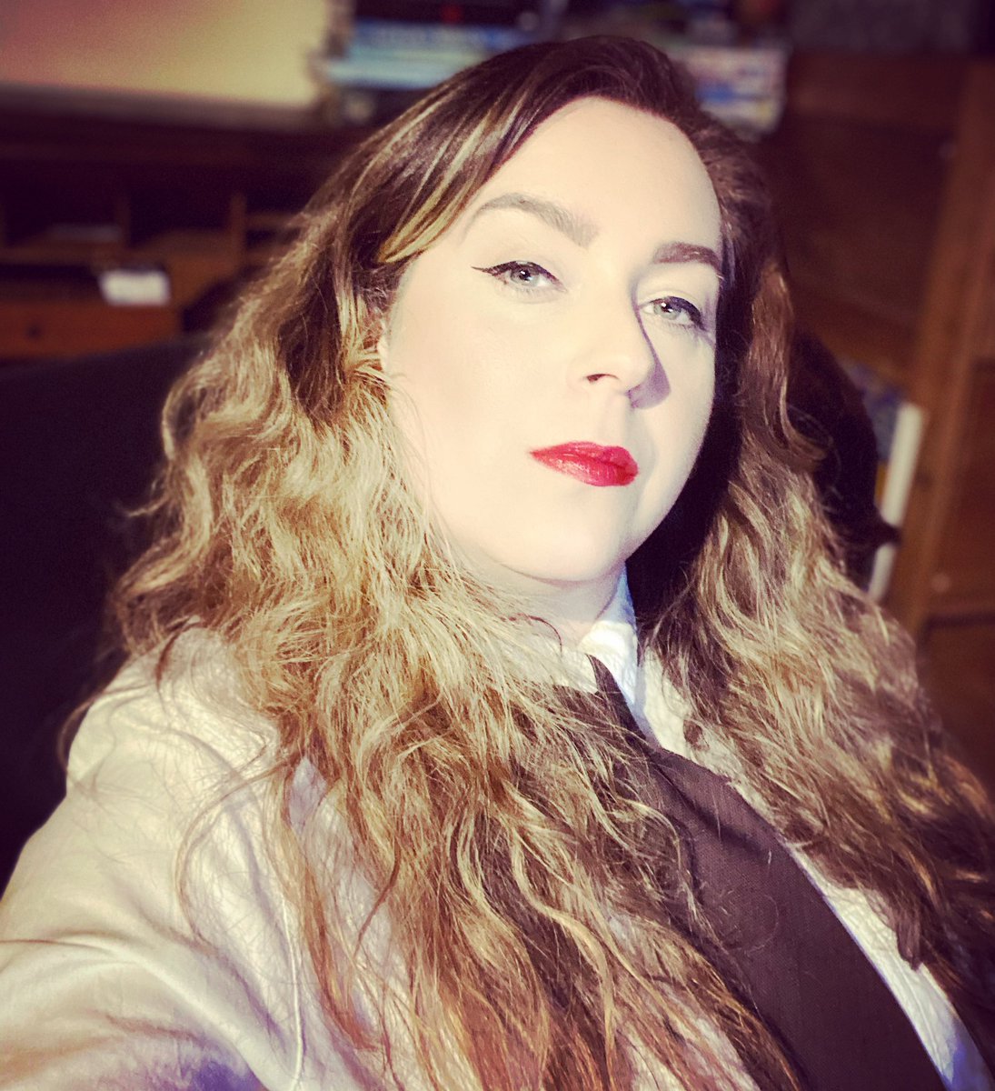 SarahBostockAct's tweet photo. I channelled John Humphrys this week when hosting @caravanprods Caravan Mastermind! 
So sad that John’s reportedly stepping down, but I think I’m ready to take over! 😂

#mastermind #johnhumphrys #caravansocial #host #zoom #zoomevent #zoomnight #reddddd #poser https://t.co/WGNLyVc8xM