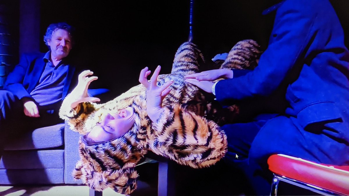 #OneTakeShow© - Folge 2 - Wander Woman

youtu.be/jqgyuhD8Frw

Wir wünschen viel Spaß mit der neuen Folge!

Kein Skript, keine Absprache, kein Schnitt. Go! Herzlich Willkommen in der OneTakeShow©!

Spenden fürs Theater:
gut-fuer-essen.de/projects/89280