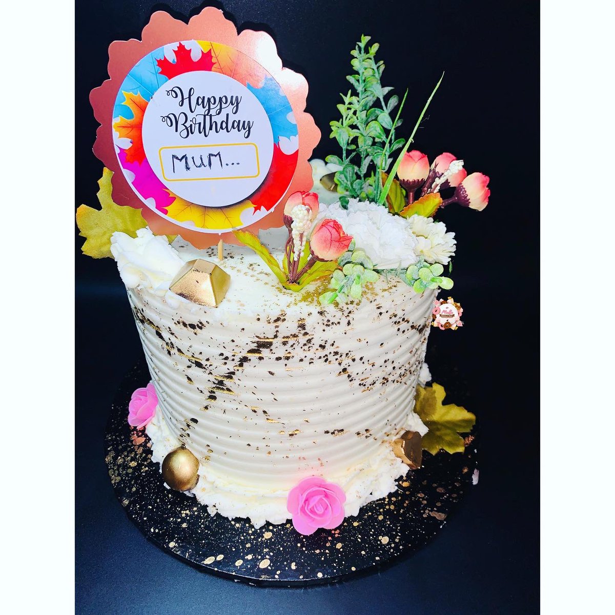 miellabakery_s's tweet photo. White butter icing with gold splash delivered safely to Ibadan,
Please like, retweet and patronize me sweet tweeps🙏...
You can reach me on 08100444177.
#miellacakes #Lagos #Ibadan #buttercreamcake #cakeformum https://t.co/trVjsckj2n