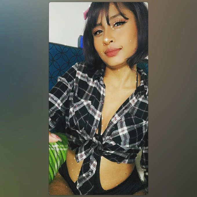 Babe Scarlett Evans’s pics and videos