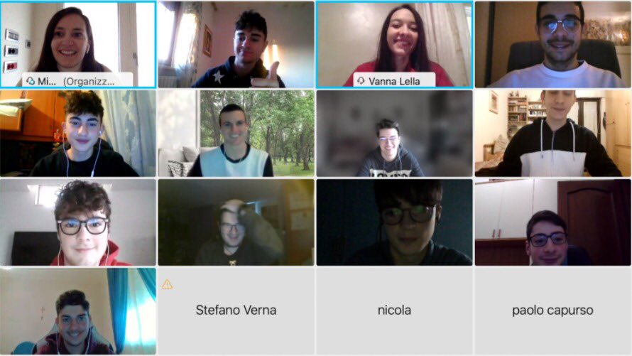 Happy2Network's tweet image. La 4Ai dell'ITI Galilei di Gioia del Colle racconta la sua esperienza di Alternanza Scuola-Lavoro 👉🏻bit.ly/3qeyr6h 
𝗦𝗰𝘂𝗼𝗹𝗮, 𝗶𝗺𝗽𝗿𝗲𝘀𝗮, 𝘁𝗲𝗿𝗿𝗶𝘁𝗼𝗿𝗶𝗼 𝘀𝗶 𝗶𝗻𝘁𝗿𝗲𝗰𝗰𝗶𝗮𝗻𝗼 𝗰𝗼𝗻 𝗶 𝘀𝗼𝗴𝗻𝗶 𝗲 𝗹𝗲 𝗶𝗱𝗲𝗲 𝗱𝗲𝗴𝗹𝗶 𝘀𝘁𝘂𝗱𝗲𝗻𝘁𝗶.