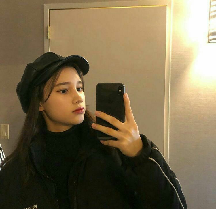ENHYPEN97864606's tweet photo. [RUMOR]

Bahiyyih(txt Hueningkai sister)is rumored to be the applicant of I-LAND season 2 (girl edition).
#HUENINGKAI #BAHIYYIH #ILANDSEASON2 #ILAND https://t.co/VUsNsgJc4l