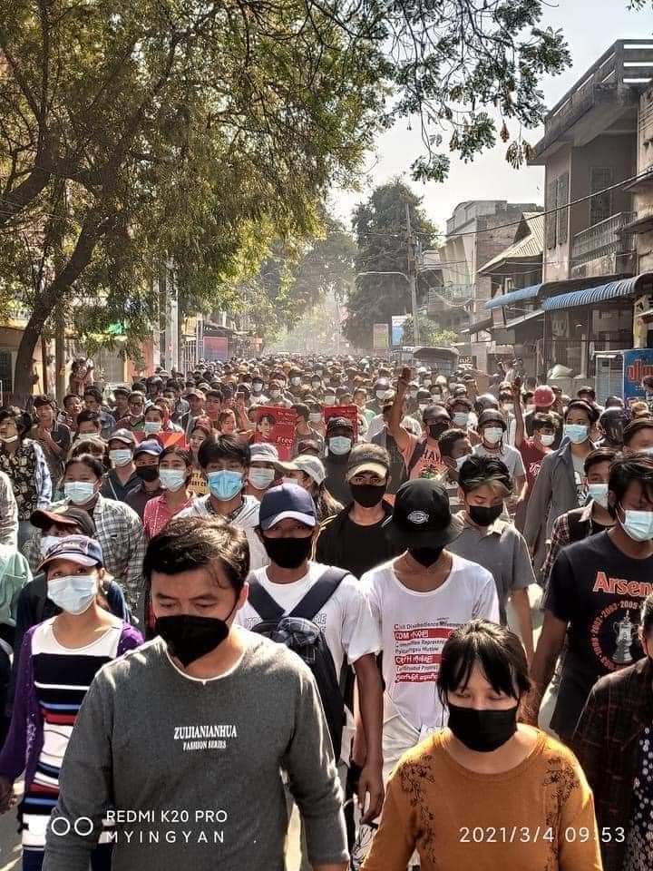 Today demonstrators in MYINGYAN 
We will never take back our steps to get TRUE DEMOCRACY.
MILITARY MASSACRE
#WhatsHappeningInMyanmar #Mar4Coup