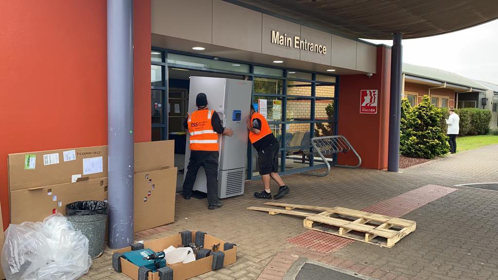 A COVID vaccine freezer has arrived in the State’s South East! The freezer is preparing Mount Gambier Hosp to operate as SA’s next hub, as we gear up to vaccinate frontline staff. It’s part of our 💪🏻 plan to offer the vaccine to every South Australian by the end of the year. https://t.co/ONmUIto7r9
