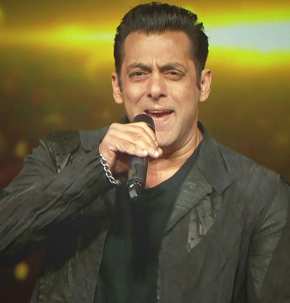 #BiggBoss14Finale TRP RATINGS
⏩ 2.7 (Highest From #BiggBoss14)

#IndianProMusicLeague Opening Ceremony TRP RATINGS ⏩ 1.5 🔥

KING of BIG as Well as The Small Screens, The Television, Megastar #SalmanKhan.. The Undisputed No1!